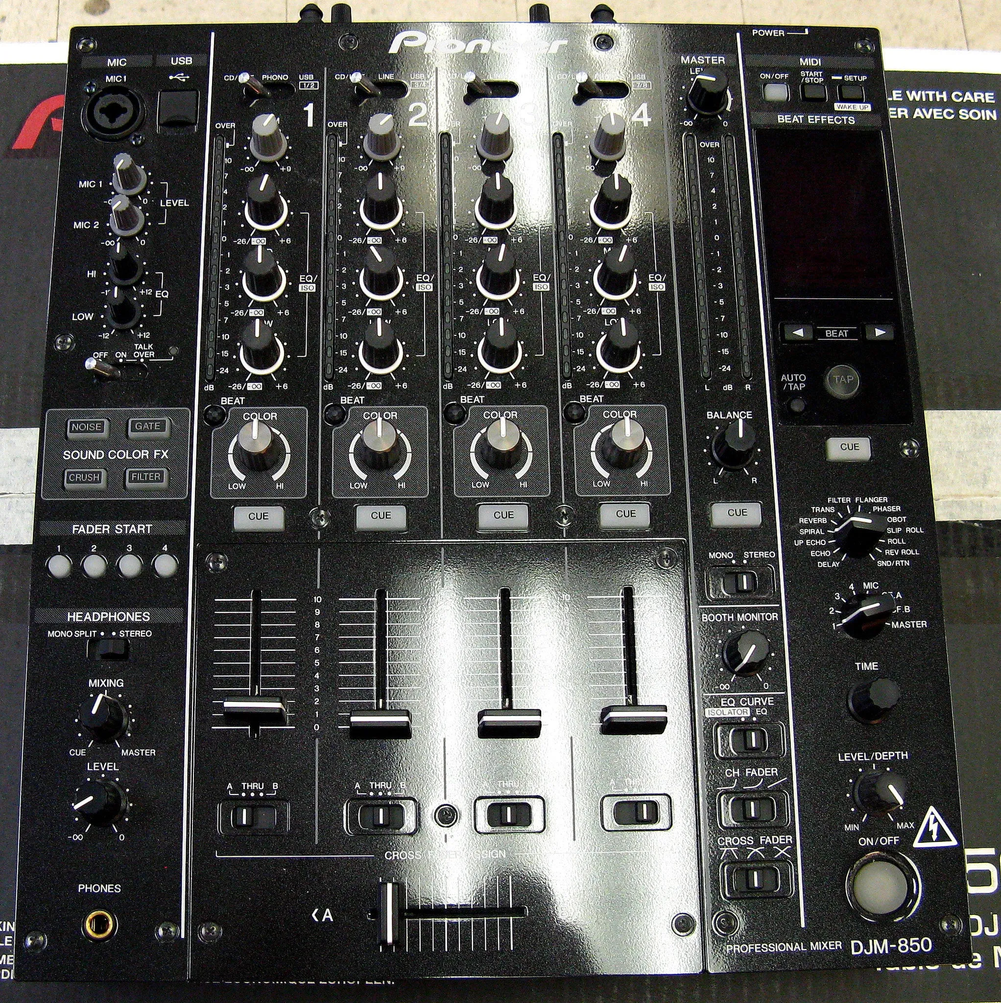 Pioneer DJM-850 DJ Mixer